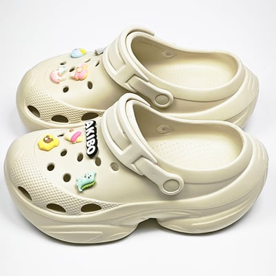 【買1送1】AKIBO搖滾老爹洞洞鞋-奶油白(女款、6公分厚底增高、輕量、兩穿、防水) / 內附AKIBO品牌鞋扣1個。現在買再送鞋扣組(不挑款)4