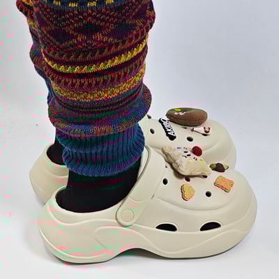 【買1送1】AKIBO波浪厚底洞洞鞋-奶油白(女款、6公分厚底增高、輕量、兩穿、防水) / 內附AKIBO品牌鞋扣1個。現在買再送鞋扣組(不挑款)13