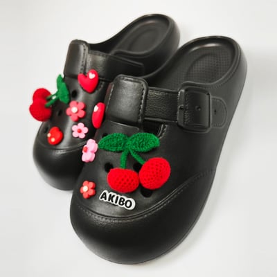 【買1送1】AKIBO布丁洞洞鞋-經典黑(女款、寬楦、雲朵感、輕量、耐走、防水) / 內附AKIBO品牌鞋扣1個。現在買再送鞋扣組(不挑款)1
