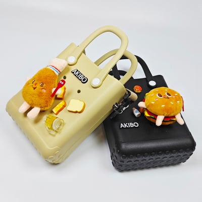 【買1送1】AKIBO吐司包-奶茶(創意點點洞洞包。中性款、輕量、防水) / 內附AKIBO品牌鞋扣1個。現在買再送鞋扣組(不挑款)