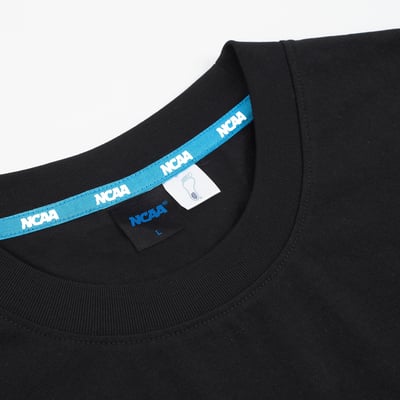 NCAA基本版假兩件印花棉T-黑7