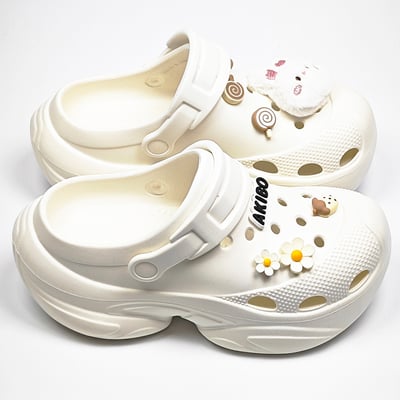 【買1送1】AKIBO搖滾老爹洞洞鞋-牛奶白(女款、6公分厚底增高、輕量、兩穿、防水) / 內附AKIBO品牌鞋扣1個。現在買再送鞋扣組(不挑款)4