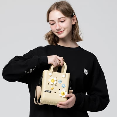 【買1送1】AKIBO吐司包-奶茶(創意點點洞洞包。中性款、輕量、防水) / 內附AKIBO品牌鞋扣1個。現在買再送鞋扣組(不挑款)