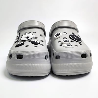 【買1送1】AKIBO厚底洞洞鞋-質感灰(女款、6公分厚底增高、寬楦、輕量、兩穿、防水) / 內附AKIBO品牌鞋扣1個。現在買再送鞋扣組(不挑款)3