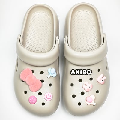 【買1送1】AKIBO泡芙洞洞鞋-質感灰(女款、雲朵感、輕量、兩穿、防水) / 內附AKIBO品牌鞋扣1個。現在買再送鞋扣組(不挑款)2