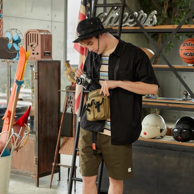 NCAA密西根大學Michigan工裝雙口袋側背包-綠5