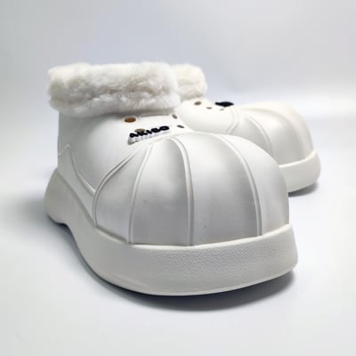【買1送1】AKIBO毛毛洞洞短靴-牛奶白(女款、4公分厚底增高、雲朵感、輕量、保暖) / 內附AKIBO品牌鞋扣2個。現在買再送鞋扣組(不挑款)10