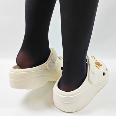 【買1送1】AKIBO餅乾洞洞鞋-牛奶白(中性款、寬楦、輕量、耐走、兩穿、防水) / 內附AKIBO品牌鞋扣1個。現在買再送鞋扣組(不挑款)12