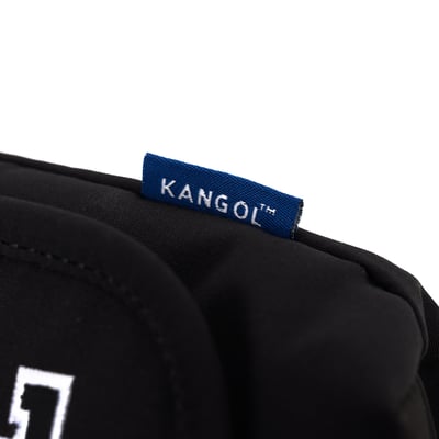 KANGOL袋鼠字母Logo側背包 -黑10
