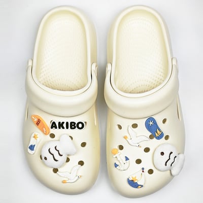 【買1送1】AKIBO泡芙洞洞鞋-牛奶白(女款、雲朵感、輕量、兩穿、防水) / 內附AKIBO品牌鞋扣1個。現在買再送鞋扣組(不挑款)3