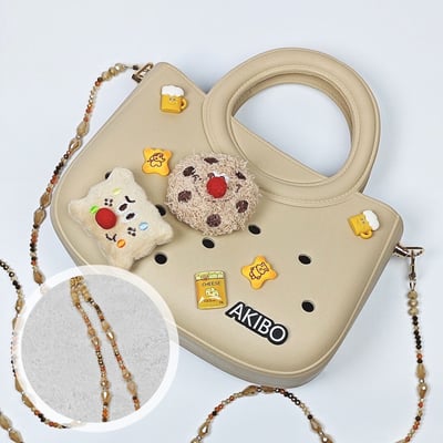 【買1送1】AKIBO滿月包-奶油白/波西米亞彩珠背帶(肩背手提洞洞包。中性款、輕量、防水) / 內附AKIBO品牌鞋扣1個。現在買再送鞋扣組(不挑款)1