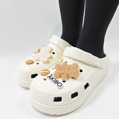 【買1送1】AKIBO餅乾洞洞鞋-牛奶白(中性款、寬楦、輕量、耐走、兩穿、防水) / 內附AKIBO品牌鞋扣1個。現在買再送鞋扣組(不挑款)11