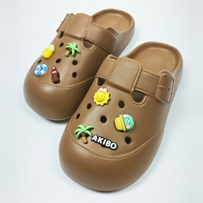 【買1送1】AKIBO布丁洞洞鞋-咖啡(女款、寬楦、雲朵感、輕量、耐走、防水) / 內附AKIBO品牌鞋扣1個。現在買再送鞋扣組(不挑款)1