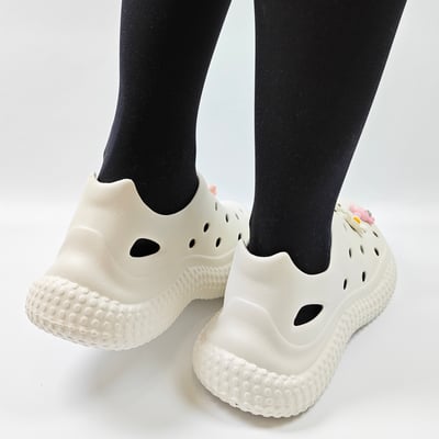 【買1送1】AKIBO帆船洞洞鞋-牛奶白(中性款、輕量、耐走、防水)  / 內附AKIBO品牌鞋扣1個。現在買再送鞋扣組(不挑款)12