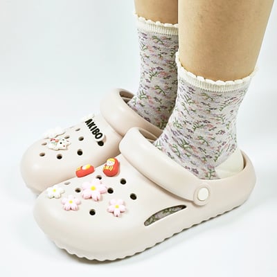 【買1送1】AKIBO泡芙洞洞鞋-櫻花粉(女款、雲朵感、輕量、兩穿、防水) / 內附AKIBO品牌鞋扣1個。現在買再送鞋扣組(不挑款)13