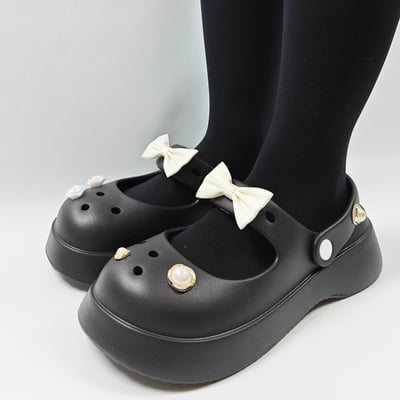 【買1送1】AKIBO瑪莉珍洞洞鞋-經典黑(女款、4.5公分厚底增高、雲朵感、輕量、兩穿、防水) / 內附AKIBO品牌鞋。現在買再送鞋扣組(不挑款)扣1個12