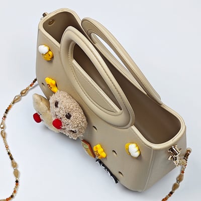 【買1送1】AKIBO滿月包-奶油白/波西米亞彩珠背帶(肩背手提洞洞包。中性款、輕量、防水) / 內附AKIBO品牌鞋扣1個。現在買再送鞋扣組(不挑款)3