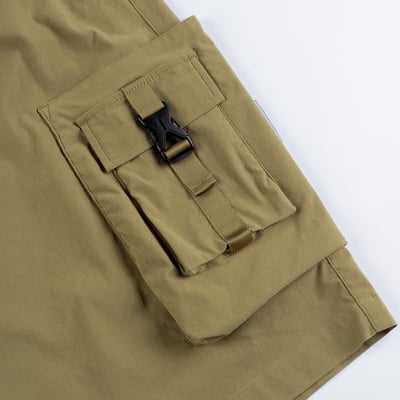 NCAA寬版立體袋短褲-卡9