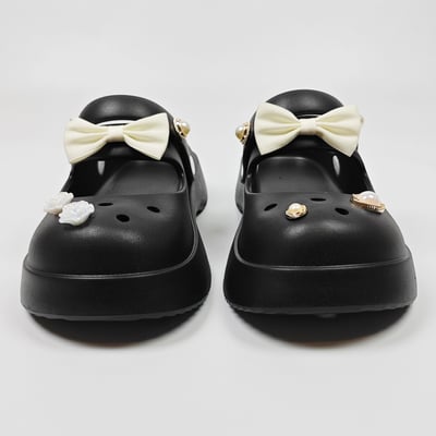 【買1送1】AKIBO瑪莉珍洞洞鞋-經典黑(女款、4.5公分厚底增高、雲朵感、輕量、兩穿、防水) / 內附AKIBO品牌鞋。現在買再送鞋扣組(不挑款)扣1個4