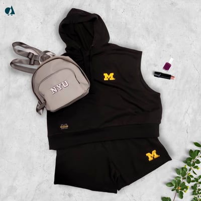 NCAA紐約大學NYU經典Logo小後背包-灰10