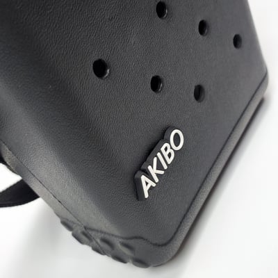 【買1送1】AKIBO吐司包-經典黑(創意點點洞洞包。中性款、輕量、防水) / 內附AKIBO品牌鞋扣1個。現在買再送鞋扣組(不挑款)