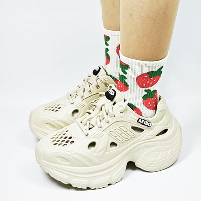 【買1送1】AKIBO輕量透氣老爹鞋-奶油白(女款、6公分厚底增高、一體成型、輕量、耐走、防水) / 內附AKIBO品牌鞋扣1個。現在買再送鞋扣組(不挑款)7