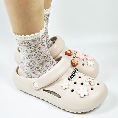 【買1送1】AKIBO泡芙洞洞鞋-櫻花粉(女款、雲朵感、輕量、兩穿、防水) / 內附AKIBO品牌鞋扣1個。現在買再送鞋扣組(不挑款)12