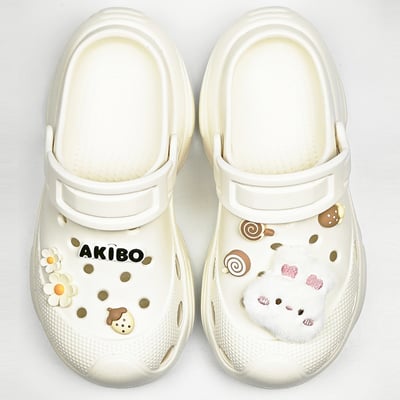 【買1送1】AKIBO搖滾老爹洞洞鞋-牛奶白(女款、6公分厚底增高、輕量、兩穿、防水) / 內附AKIBO品牌鞋扣1個。現在買再送鞋扣組(不挑款)2