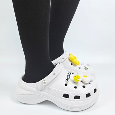 【買1送1】AKIBO厚底洞洞鞋-牛奶白(女款、6公分厚底增高、寬楦、輕量、兩穿、防水) / 內附AKIBO品牌鞋扣1個。現在買再送鞋扣組(不挑款)10