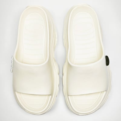 【買1送1】AKIBO韓系動感厚底涼鞋-牛奶白(女款、5公分厚底增高、輕量、防水) / 內附AKIBO品牌鞋扣1個。現在買再送鞋扣組(不挑款)3