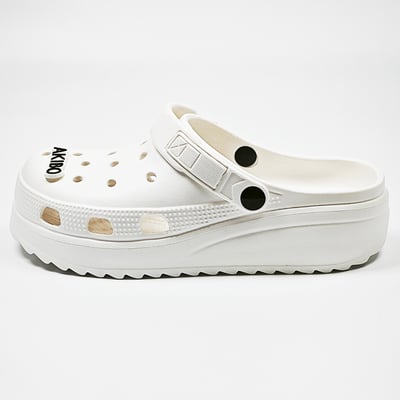 【買1送1】AKIBO餅乾洞洞鞋(二代)-牛奶白(中性款、輕量、耐走、兩穿、防水) / 內附AKIBO品牌鞋扣1個。現在買再送鞋扣組(不挑款)12