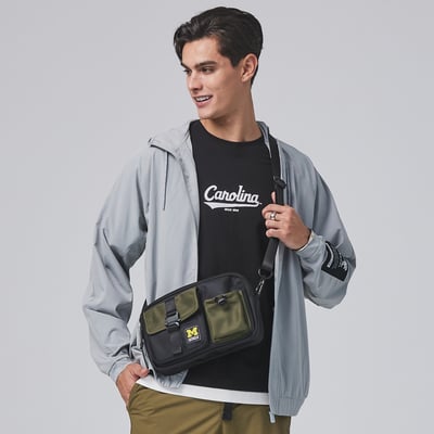 NCAA密西根大學Michigan工裝風機能側背包-綠4