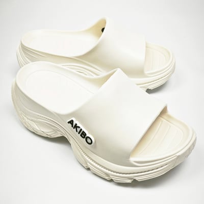 【買1送1】AKIBO韓系動感厚底涼鞋-牛奶白(女款、5公分厚底增高、輕量、防水) / 內附AKIBO品牌鞋扣1個。現在買再送鞋扣組(不挑款)2
