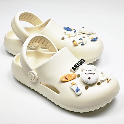 【買1送1】AKIBO泡芙洞洞鞋-牛奶白(女款、雲朵感、輕量、兩穿、防水) / 內附AKIBO品牌鞋扣1個。現在買再送鞋扣組(不挑款)5