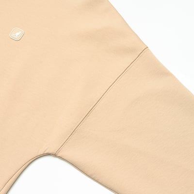 KANGOL袋鼠女款小Logo圓領T-卡其9