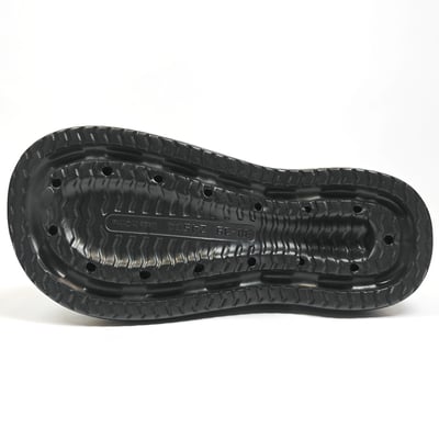 【買1送1】AKIBO極簡厚底洞洞鞋-經典黑(女款、寬楦、耐走、兩穿、防水) / 內附AKIBO品牌鞋扣1個。現在買再送鞋扣組(不挑款)16