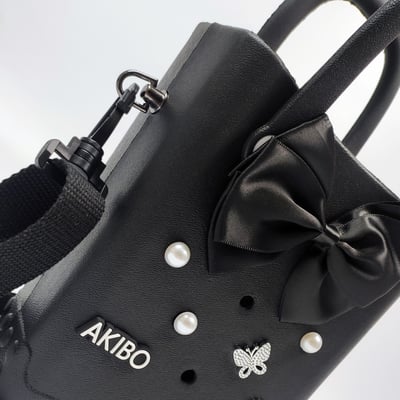 【買1送1】AKIBO吐司包-經典黑(創意點點洞洞包。中性款、輕量、防水) / 內附AKIBO品牌鞋扣1個。現在買再送鞋扣組(不挑款)