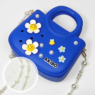 【買1送1】AKIBO滿月包-寶石藍 / 雅緻珍珠背帶 (肩背手提洞洞包。中性款、輕量、防水) / 內附AKIBO品牌鞋扣1個。現在買再送鞋扣組(不挑款)1