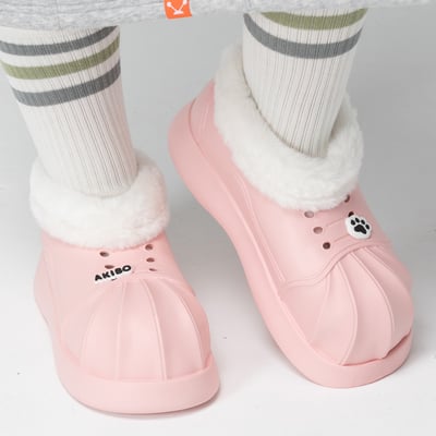 【買1送1】AKIBO毛毛洞洞短靴-櫻花粉(女款、4公分厚底增高、雲朵感、輕量、保暖) / 內附AKIBO品牌鞋扣2個。現在買再送鞋扣組(不挑款)11