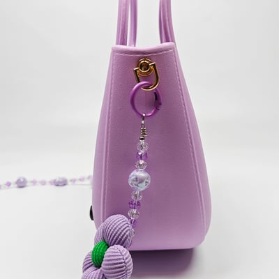 【買1送1】AKIBO滿月包-薰衣紫/珠光雪羽背帶 (肩背手提洞洞包。中性款、輕量、防水) / 內附AKIBO品牌鞋扣1個。現在買再送鞋扣組(不挑款)8