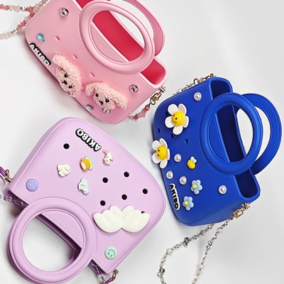 【買1送1】AKIBO滿月包-寶石藍 / 雅緻珍珠背帶 (肩背手提洞洞包。中性款、輕量、防水) / 內附AKIBO品牌鞋扣1個。現在買再送鞋扣組(不挑款)12