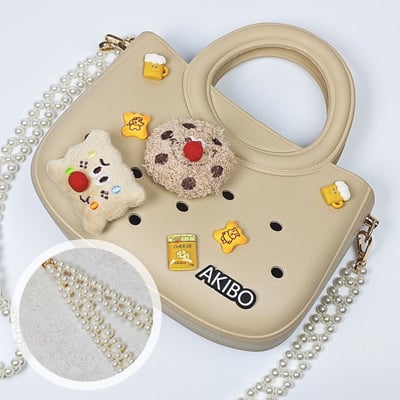 【買1送1】AKIBO滿月包-奶油白/星光珠環背帶(肩背手提洞洞包。中性款、輕量、防水) / 內附AKIBO品牌鞋扣1個。現在買再送鞋扣組(不挑款)1