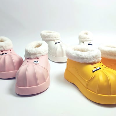 【買1送1】AKIBO毛毛洞洞短靴-牛奶白(女款、4公分厚底增高、雲朵感、輕量、保暖) / 內附AKIBO品牌鞋扣2個。現在買再送鞋扣組(不挑款)16