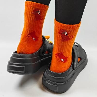 【買1送1】AKIBO小木偶洞洞鞋-經典黑(中性款、5公分厚底增高、寬楦、輕量、兩穿、防水) / 內附AKIBO品牌鞋扣1個。現在買再送鞋扣組(不挑款)6