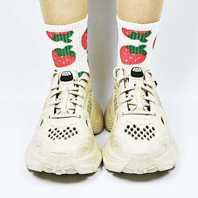 【買1送1】AKIBO輕量透氣老爹鞋-奶油白(女款、6公分厚底增高、一體成型、輕量、耐走、防水) / 內附AKIBO品牌鞋扣1個。現在買再送鞋扣組(不挑款)5