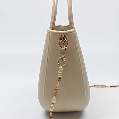 【買1送1】AKIBO滿月包-奶油白/星光珠環背帶(肩背手提洞洞包。中性款、輕量、防水) / 內附AKIBO品牌鞋扣1個。現在買再送鞋扣組(不挑款)8