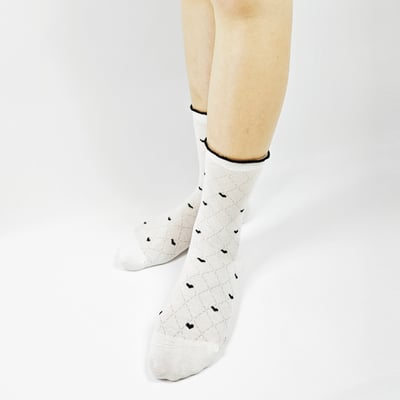 AKIBO愛心荷葉邊中筒襪(兩件組)-女款