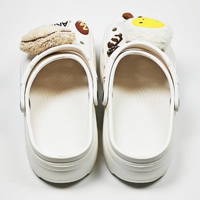 【買1送1】AKIBO餅乾洞洞鞋(二代)-牛奶白(中性款、輕量、耐走、兩穿、防水) / 內附AKIBO品牌鞋扣1個。現在買再送鞋扣組(不挑款)3