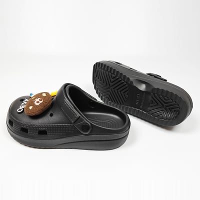 【買1送1】AKIBO餅乾洞洞鞋-經典黑(中性款、寬楦、輕量、耐走、兩穿、防水) / 內附AKIBO品牌鞋扣1個。現在買再送鞋扣組(不挑款)7