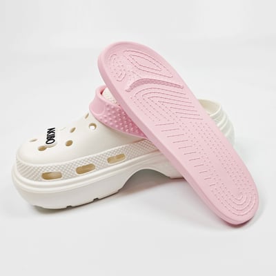 【買1送1】AKIBO點點厚底洞洞鞋-牛奶白(女款、5公分厚底增高、寬楦、雲朵感、輕量、兩穿、防水) / 內附AKIBO品牌鞋扣1個。現在買再送鞋扣組(不挑款)18